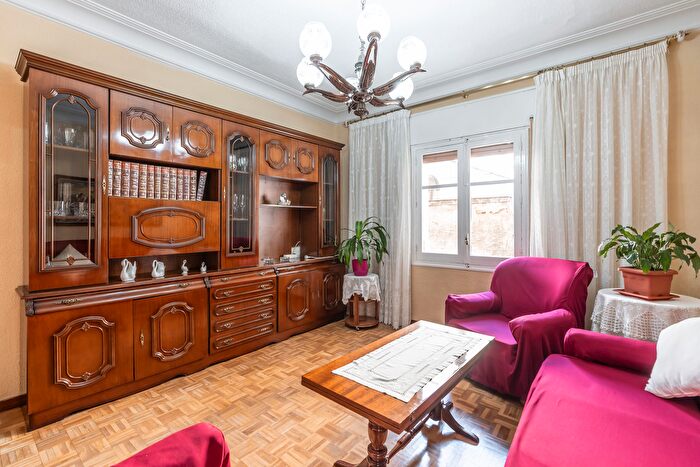 Casas en venta y pisos alquiler - 3