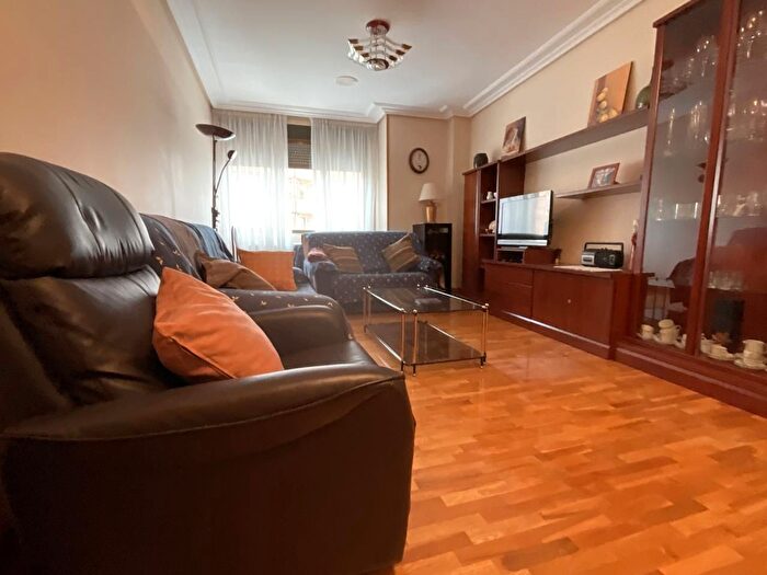 Casas en venta y pisos alquiler - 2