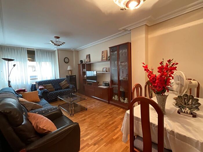 Casas en venta y pisos alquiler - 3