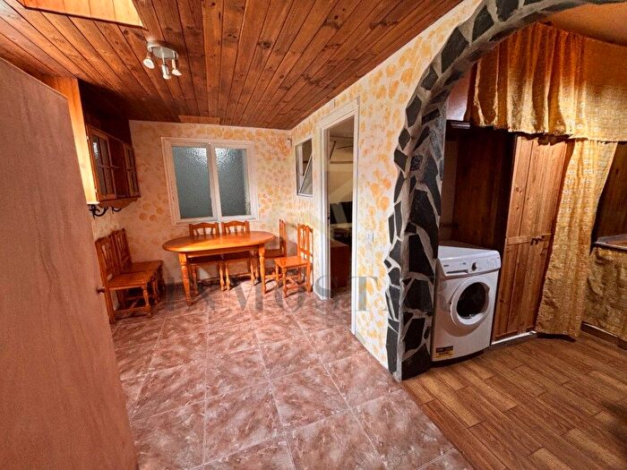 Casas en venta y pisos alquiler - 1