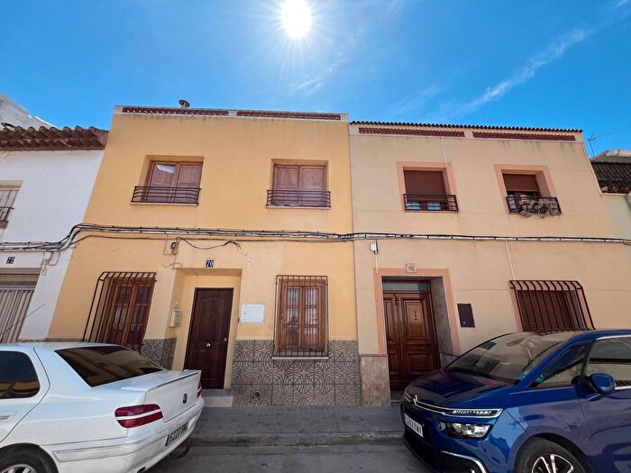 Casas en venta y pisos alquiler - 2