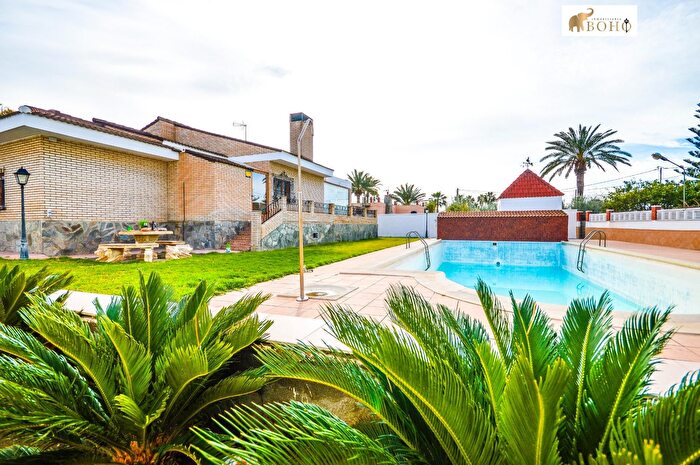 Casas en venta y pisos alquiler - 3