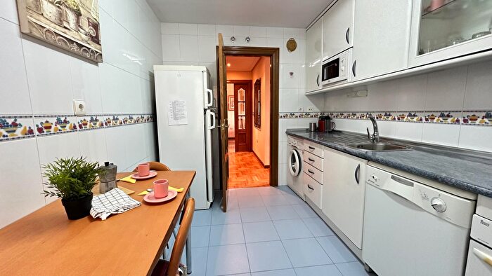 Casas en venta y pisos alquiler - 2