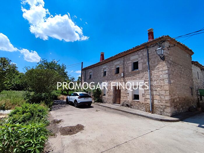 Casa en venta en Pedrosa de Río Úrbel, Burgos de 4 habitaciones