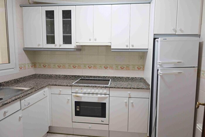 Casas en venta y pisos alquiler - 3