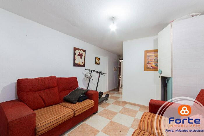 Casas en venta y pisos alquiler - 1