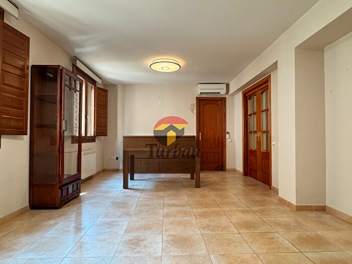 Casas en venta y pisos alquiler - 1