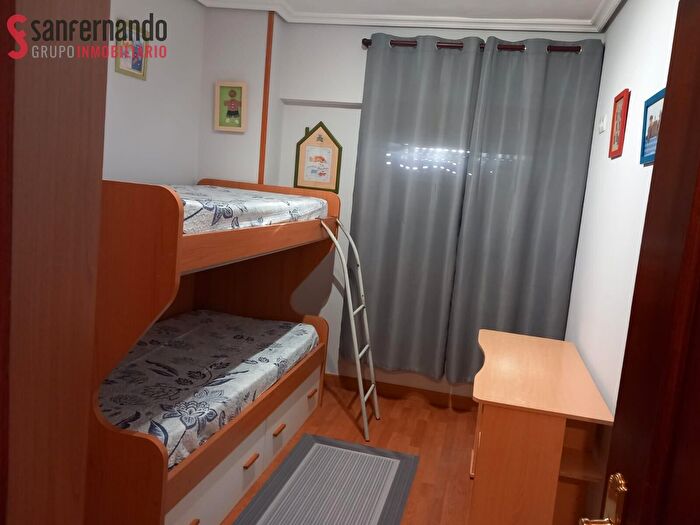 Casas en venta y pisos alquiler - 3