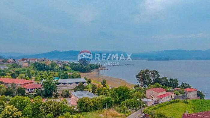 Casa en venta en Vilaboa, Pontevedra de 4 habitaciones