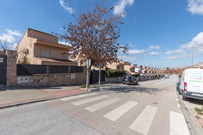Casa en venta en Otura, Granada de 3 habitaciones