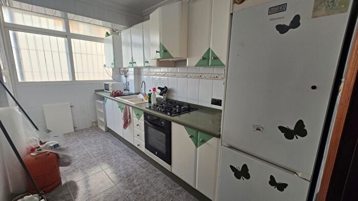Casas en venta y pisos alquiler - 3