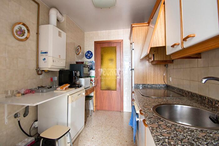 Casas en venta y pisos alquiler - 3