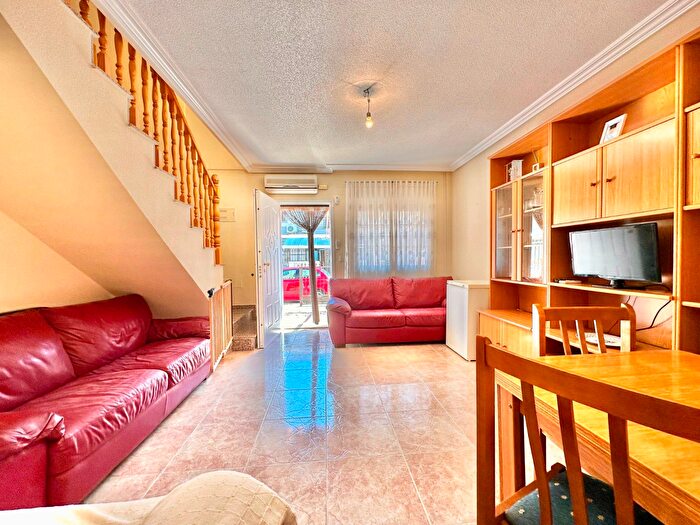 Casas en venta y pisos alquiler - 1