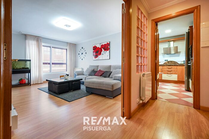 Piso en venta en Cistérniga, Valladolid de 3 habitaciones