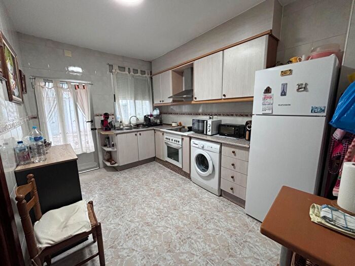 Casas en venta y pisos alquiler - 2