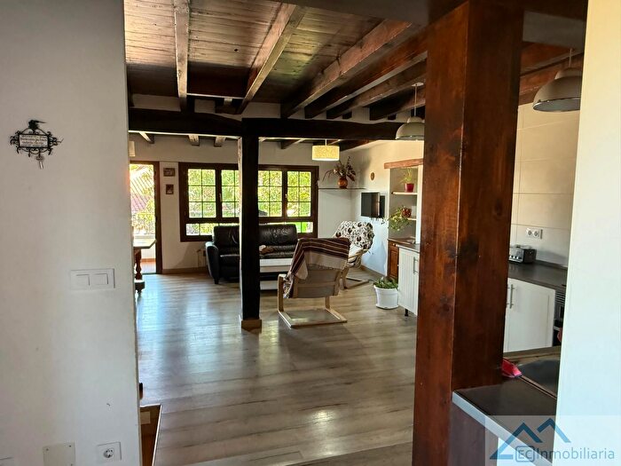Casa en venta en Riotuerto, Cantabria de 4 habitaciones