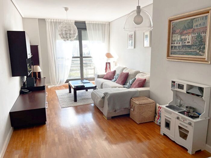 Casas en venta y pisos alquiler - 1
