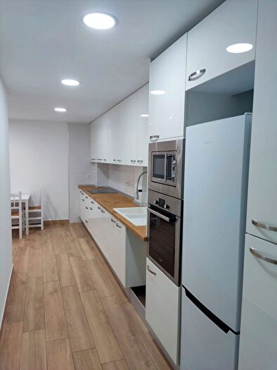 Casas en venta y pisos alquiler - 3