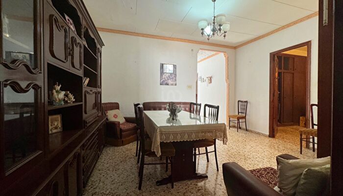 Casas en venta y pisos alquiler - 2