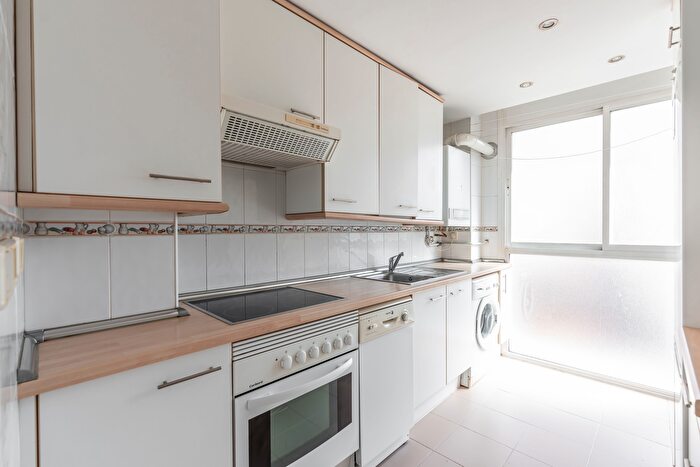 Casas en venta y pisos alquiler - 3