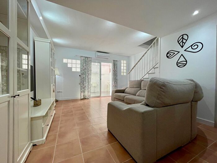 Casas en venta y pisos alquiler - 3