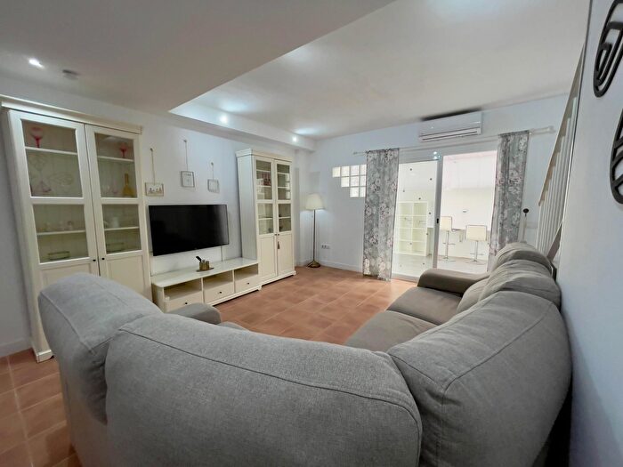 Casas en venta y pisos alquiler - 2