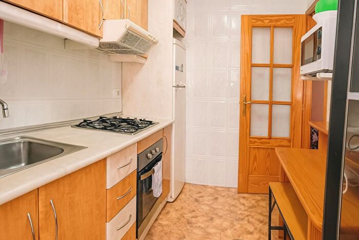 Casas en venta y pisos alquiler - 1