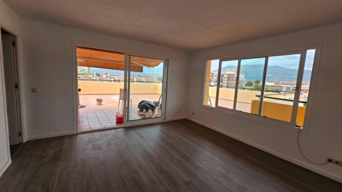 Piso en alquiler en Castillo Sohail Myramar, Fuengirola de 3 habitaciones
