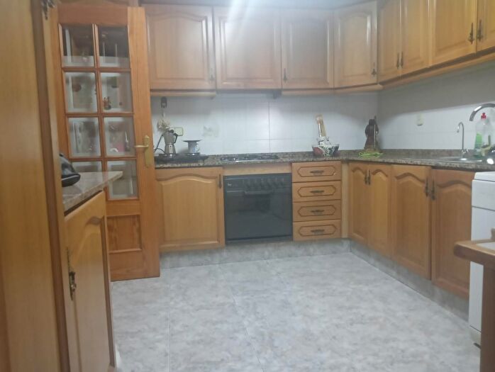 Casas en venta y pisos alquiler - 1