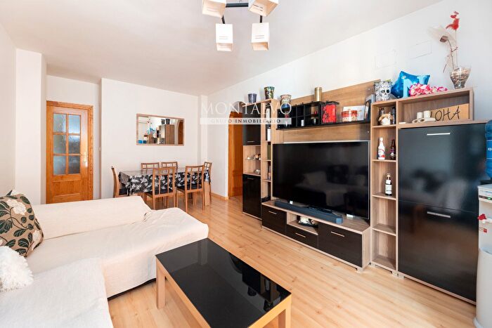 Casas en venta y pisos alquiler - 3