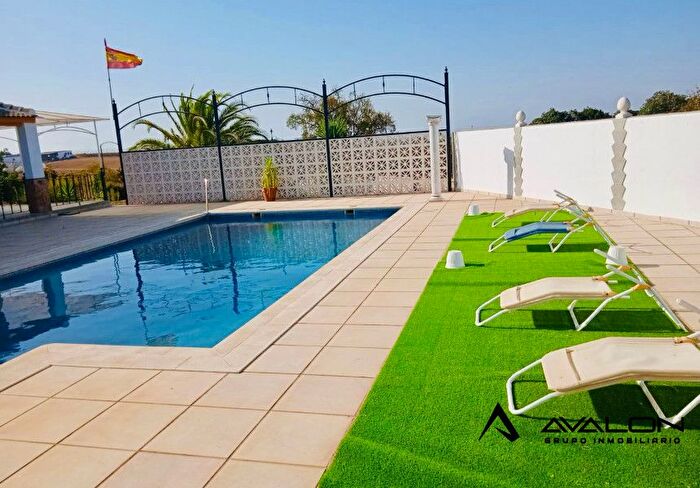 Casa en venta en Moguer, Huelva de 3 habitaciones