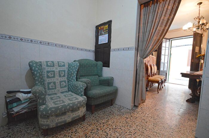Casas en venta y pisos alquiler - 3