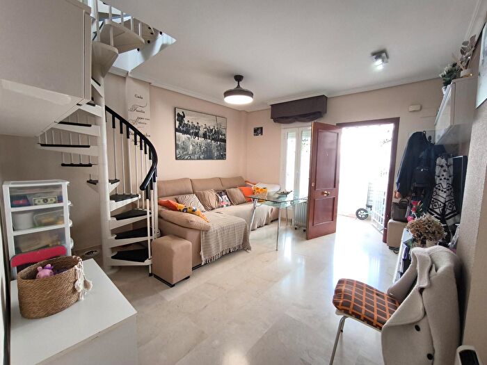 Casas en venta y pisos alquiler - 1