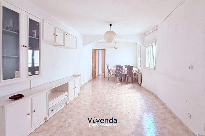 Casas en venta y pisos alquiler - 1