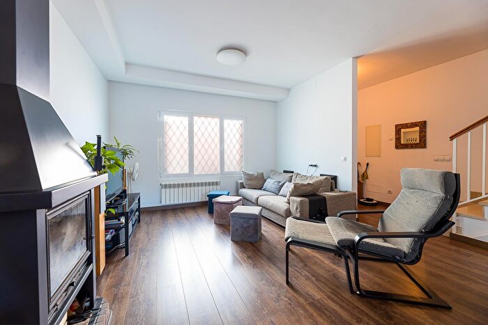 Casas en venta y pisos alquiler - 3