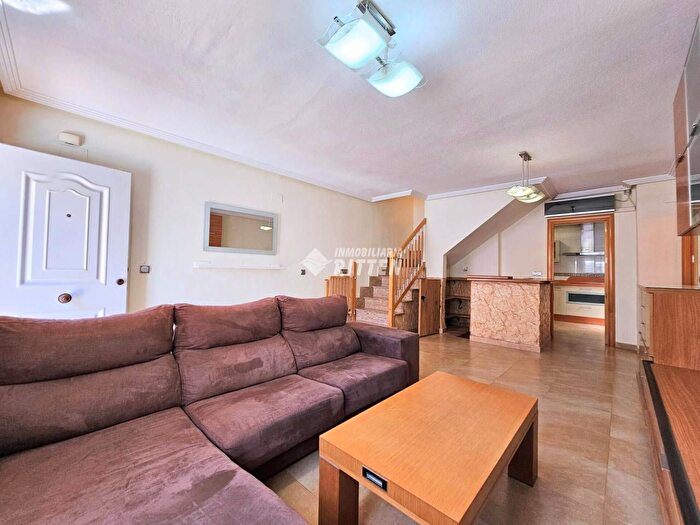 Casas en venta y pisos alquiler - 1