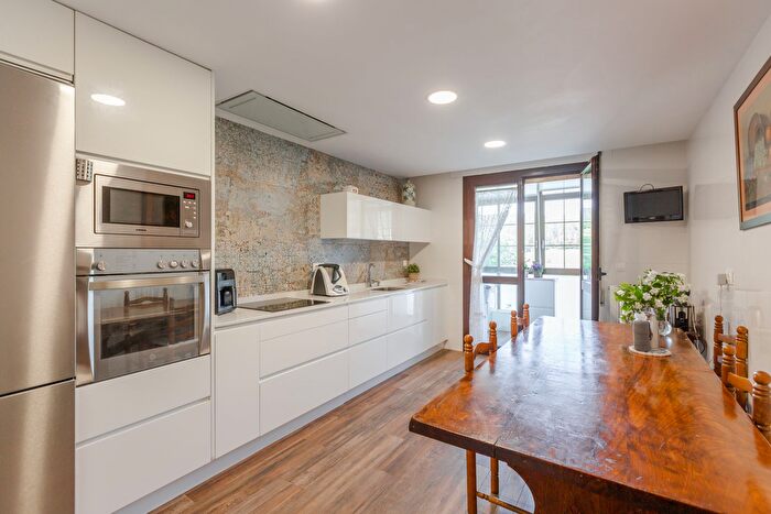 Casas en venta y pisos alquiler - 2