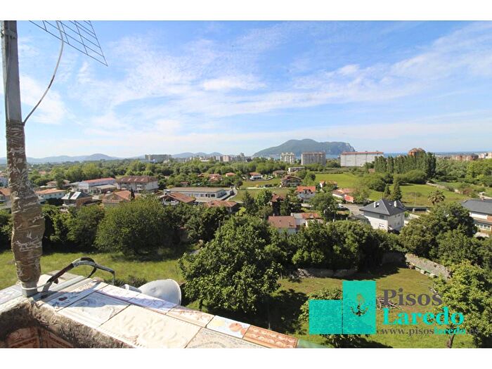 Casa en venta en El Callejo La Pesquera La Arenosa, Laredo de 6 habitaciones