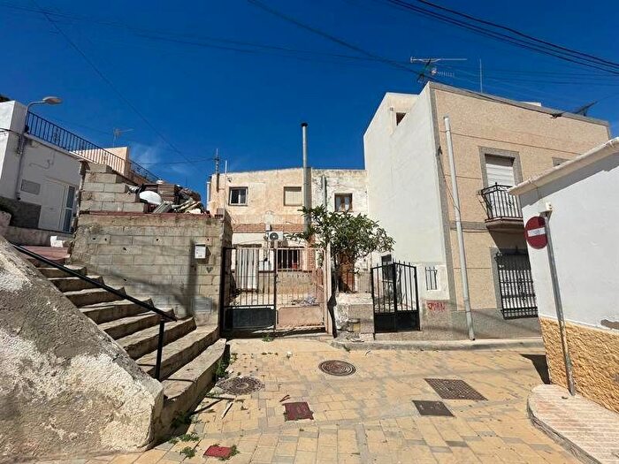 Casas en venta y pisos alquiler - 2