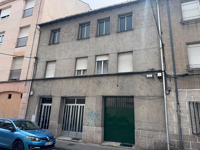 Casas en venta y pisos alquiler - 1