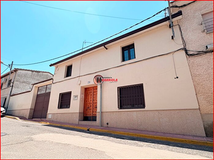 Casas en venta y pisos alquiler - 1