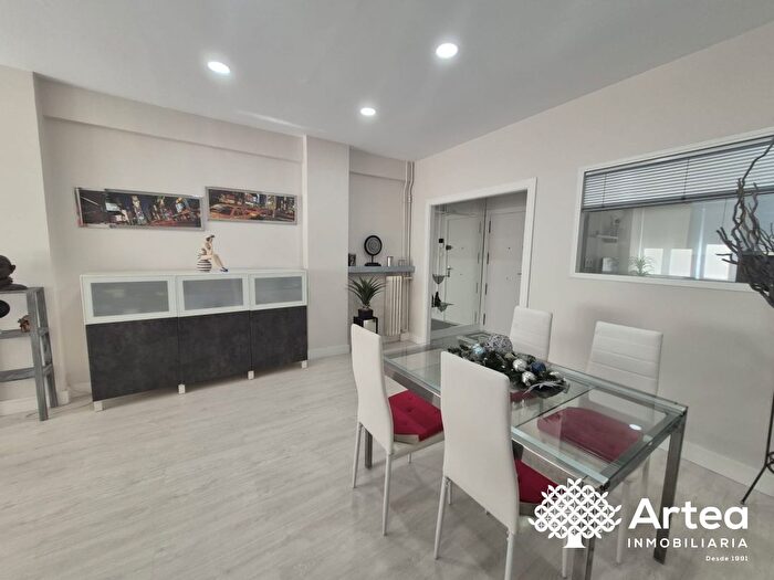 Casas en venta y pisos alquiler - 3