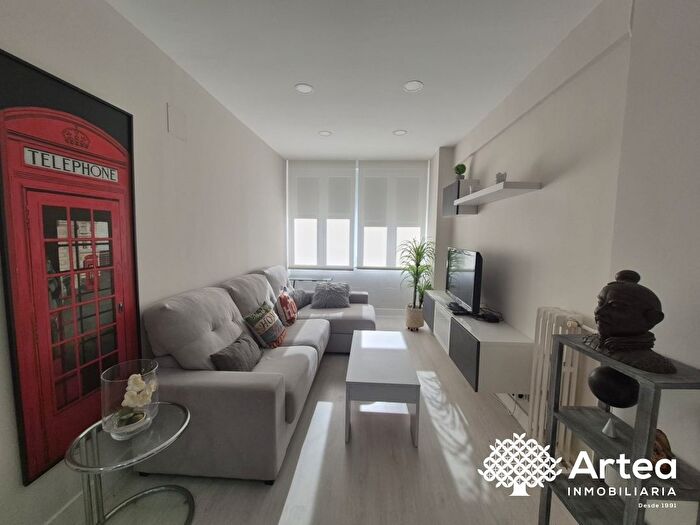 Casas en venta y pisos alquiler - 1