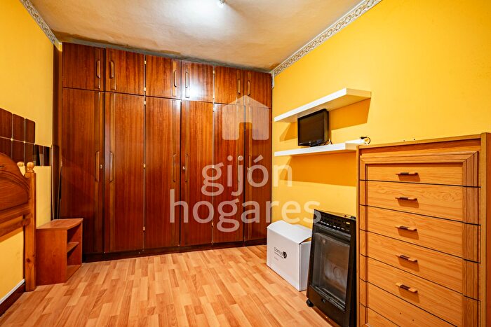 Casas en venta y pisos alquiler - 3