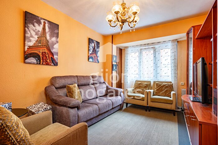 Casas en venta y pisos alquiler - 1