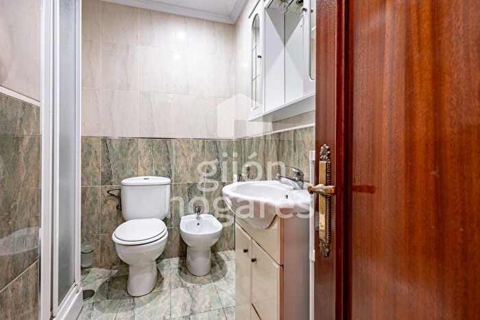 Casas en venta y pisos alquiler - 2