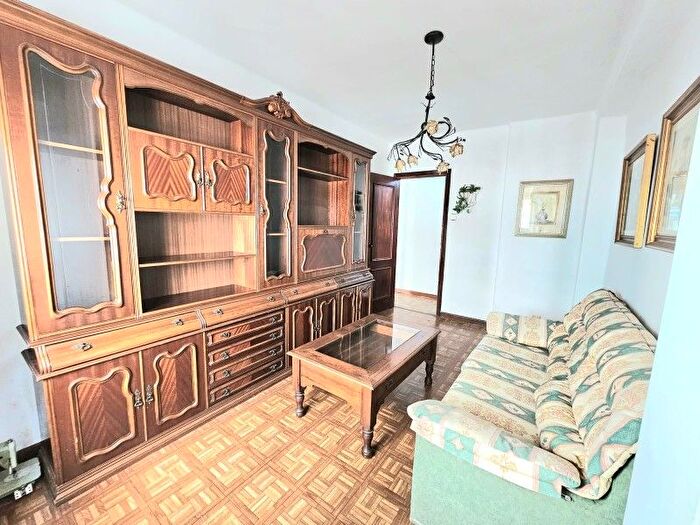 Casas en venta y pisos alquiler - 3