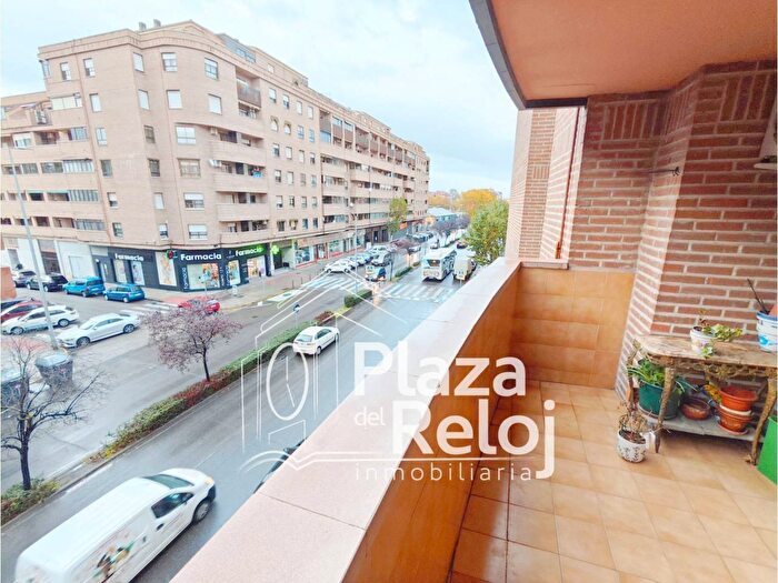 Casas en venta y pisos alquiler - 3