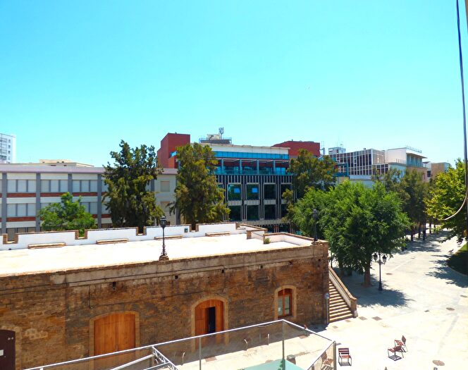Casas en venta y pisos alquiler - 1