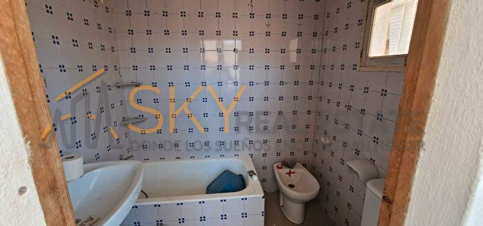 Casas en venta y pisos alquiler - 3